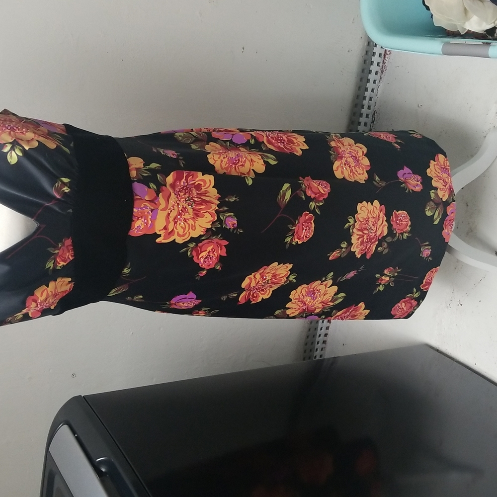 JS Collections Dress - Picture 2 of 10
